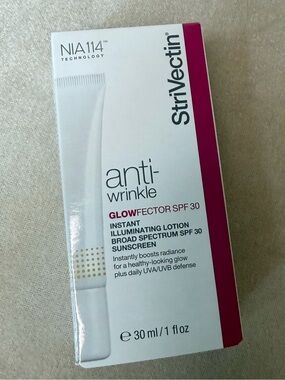 StriVectin New in Box Glowfector SPF 30 in shade Light